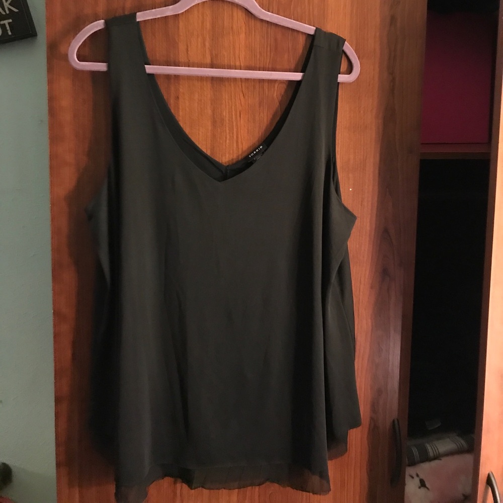 Beautiful black flowy top.